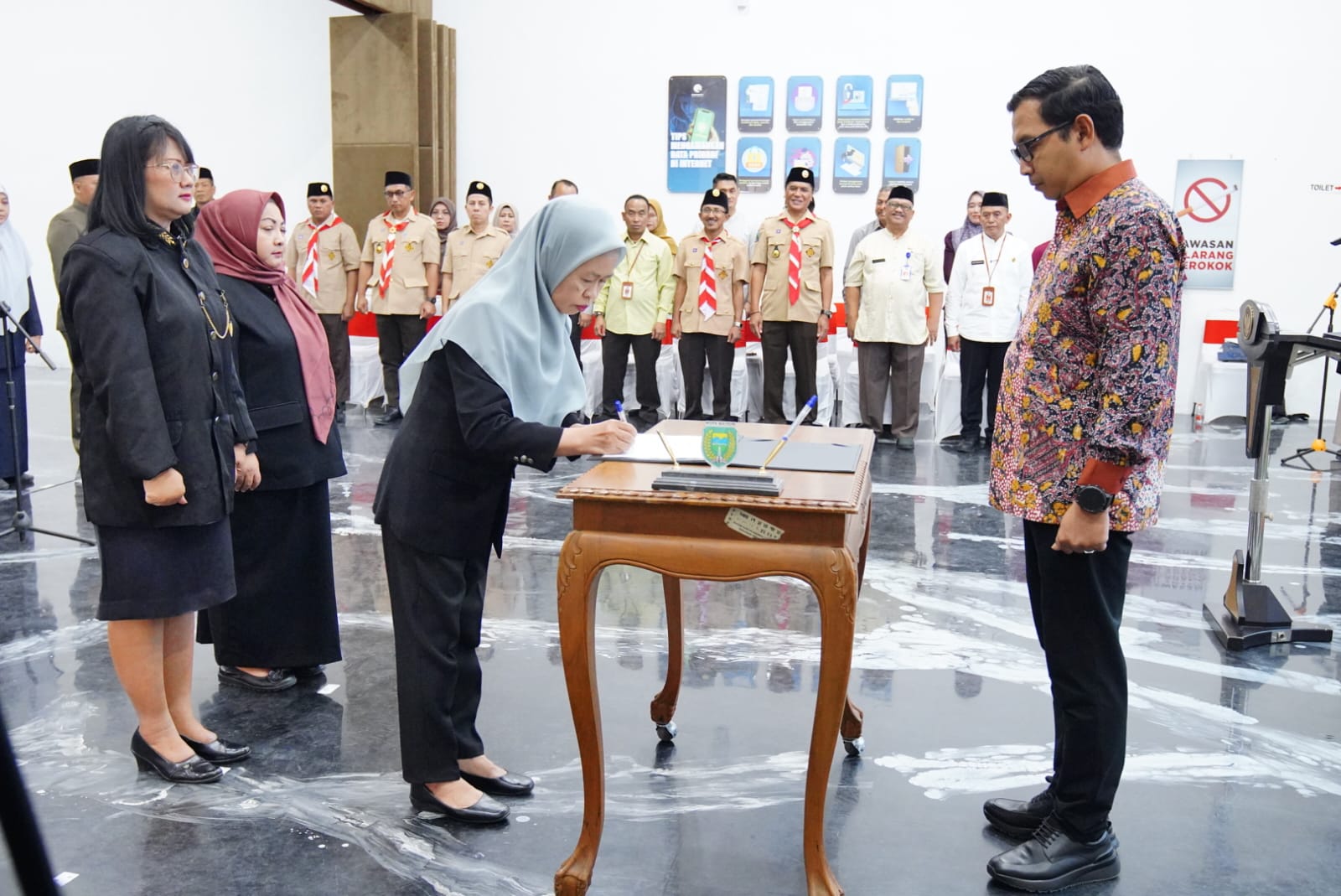Poster Berita